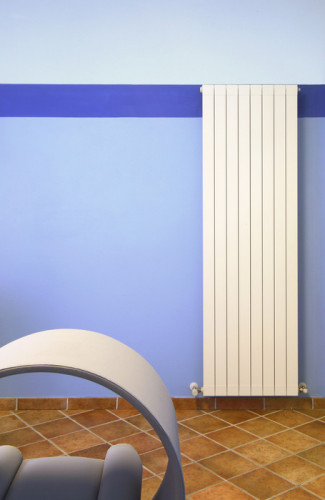 Алюминиевый радиатор STOUT Oscar 2000 4 секции (RAL 9010)